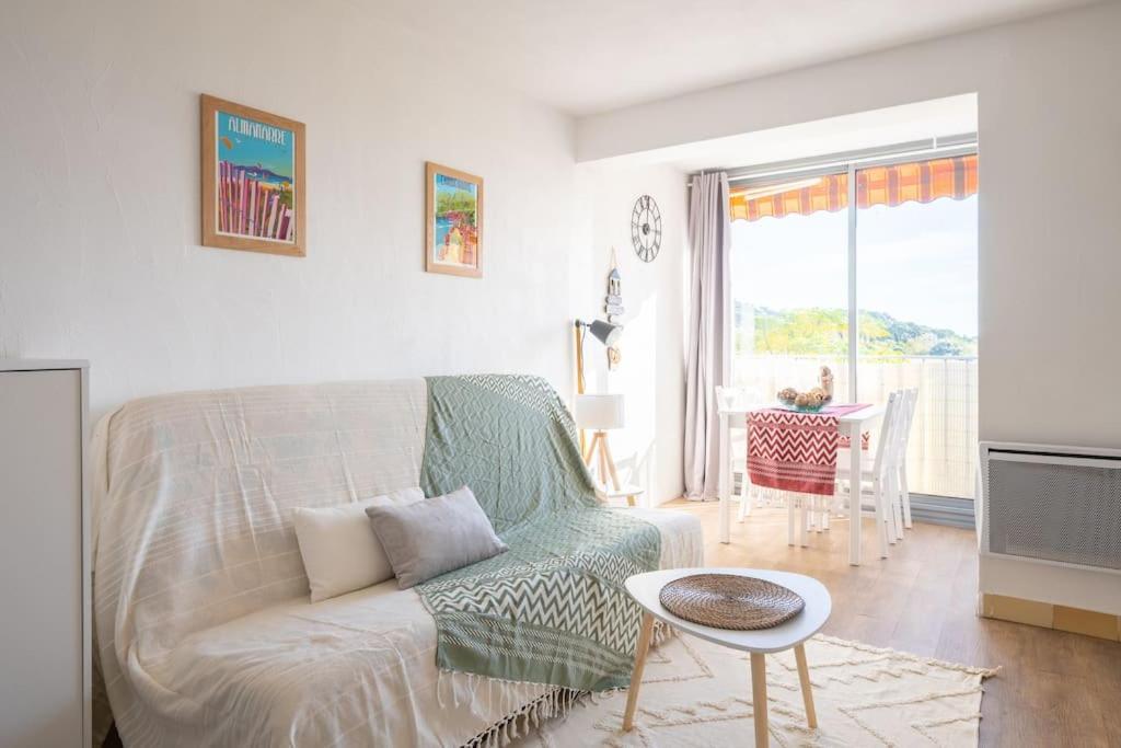 Charmant A 600 M Des Plages Proche Des Commerces Lesclesdenicole Carqueiranne Εξωτερικό φωτογραφία